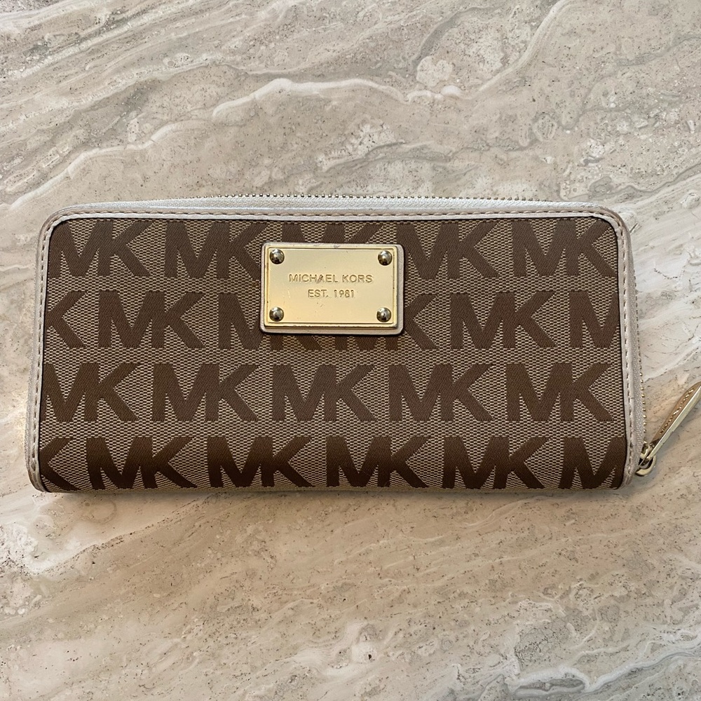 Michael Kors Cloth Logo Wallet